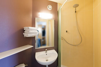 Hotel Rennes Est Sevigne 2*